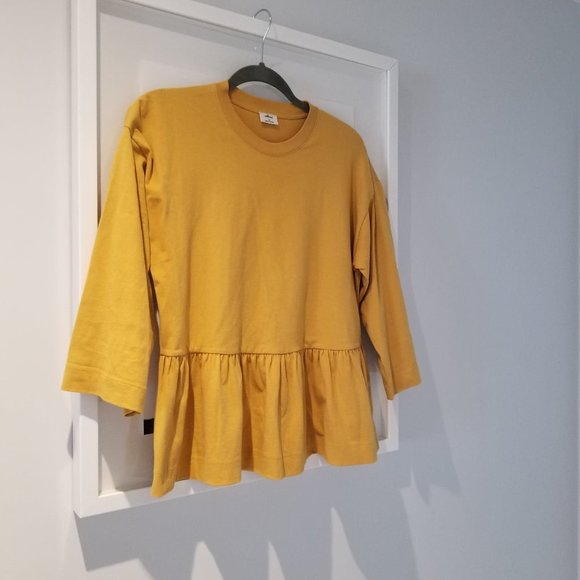 Aritzia Tops - Aritzia Wilfred top